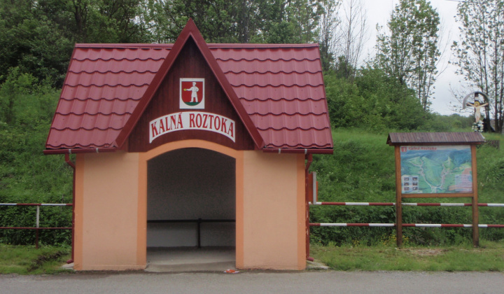 1. fotografia fotogalérie Autobusové zastávky v obci Kalná Roztoka