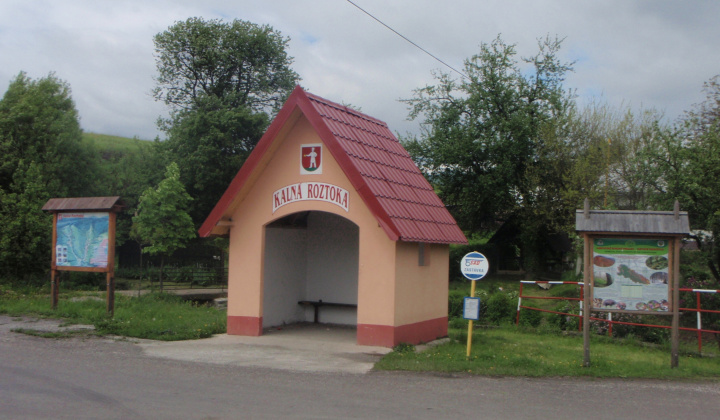 2. fotografia fotogalérie Autobusové zastávky v obci Kalná Roztoka