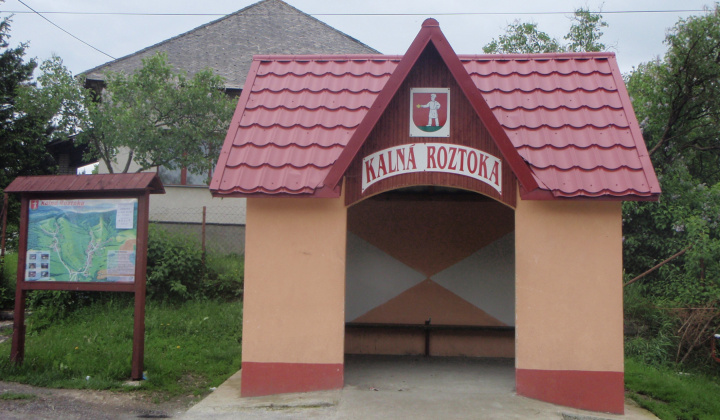 3. fotografia fotogalérie Autobusové zastávky v obci Kalná Roztoka