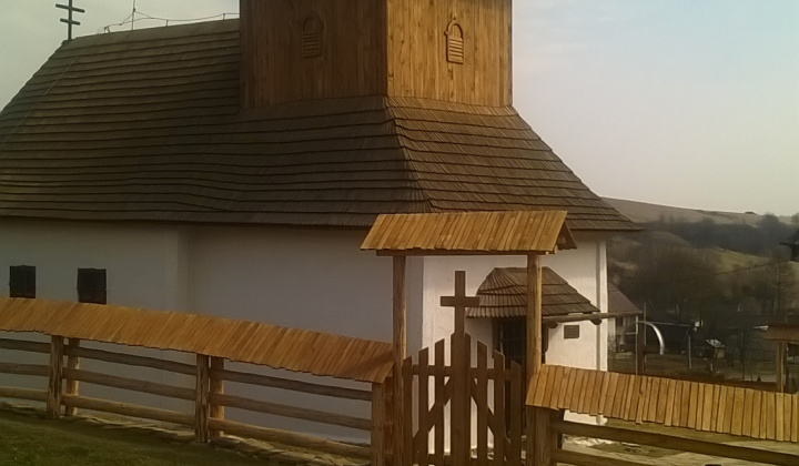 7. fotografia fotogalérie Oprava dreveného kostolíka