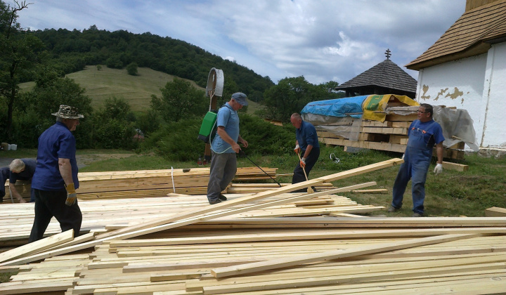 18. fotografia fotogalérie Oprava dreveného kostolíka